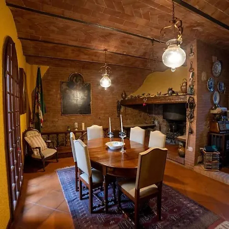 Casa Lazzaro Al Centro Di Feriehus Siena