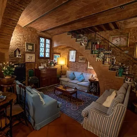 Casa Lazzaro Al Centro Di シエーナ