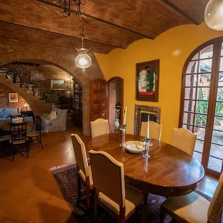 別荘 Casa Lazzaro Al Centro Di シエーナ