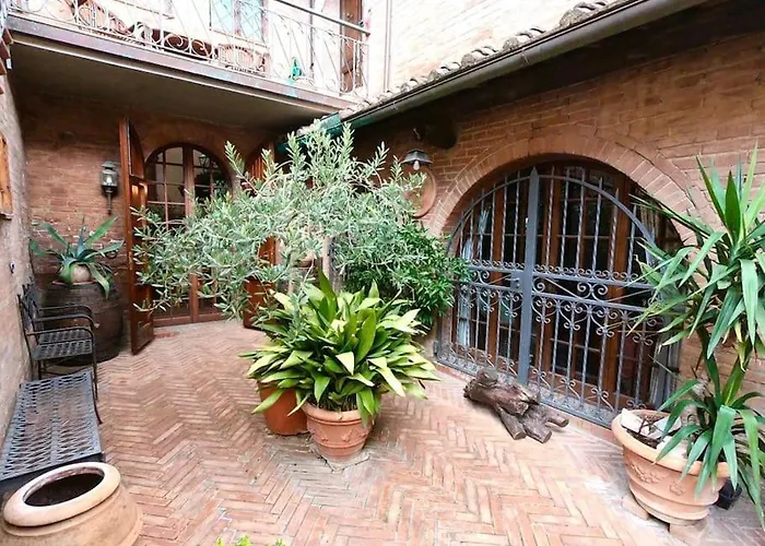 Casa Lazzaro Al Centro Di Nyaraló *